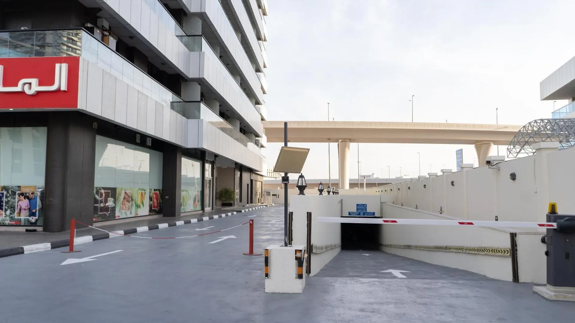2 B/R Escan Tower Dubai Marina Near Metro Beach Apartment United Arab Emirates