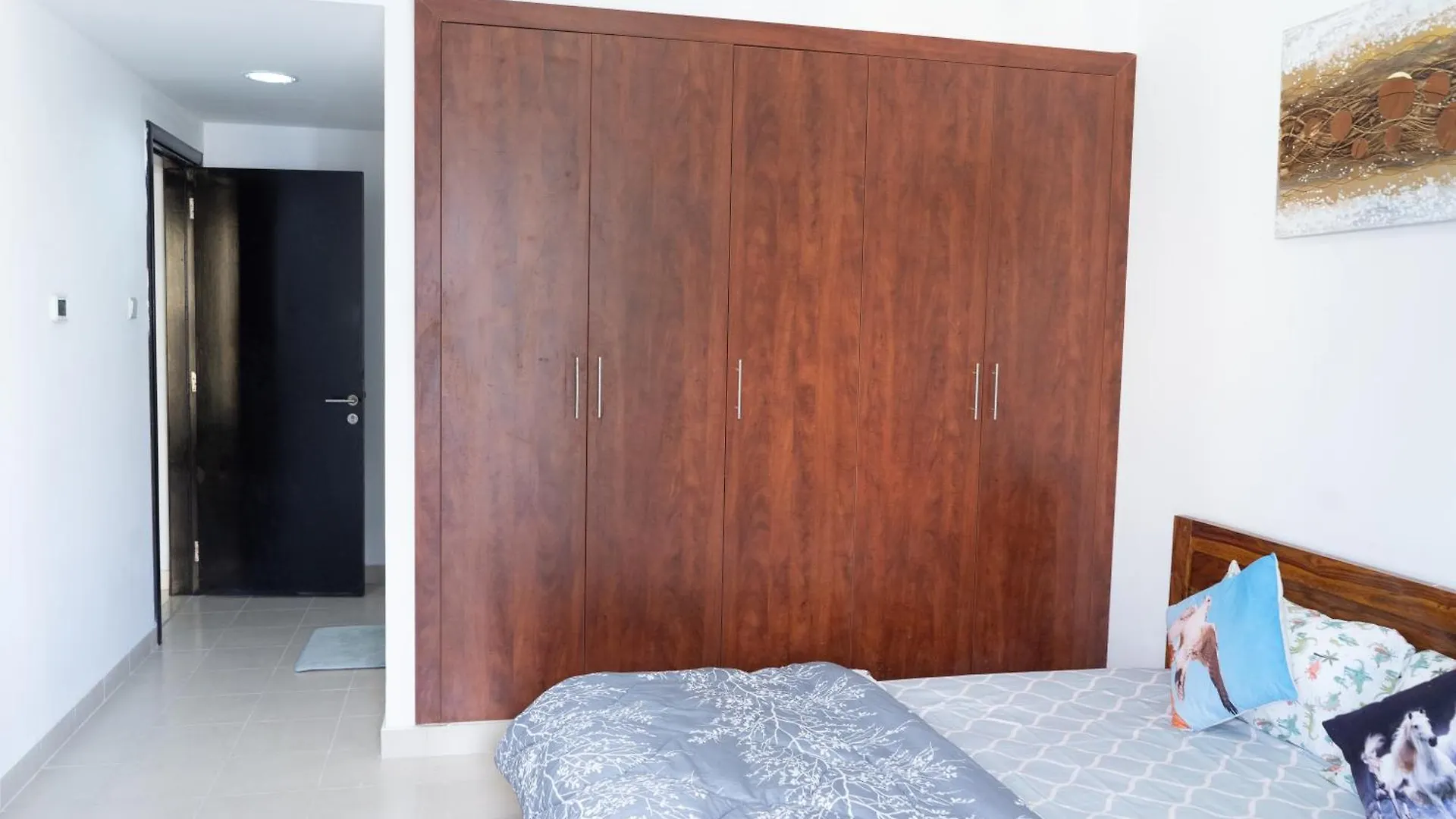 2 B/R Escan Tower Dubai Marina Near Metro Beach Apartment
